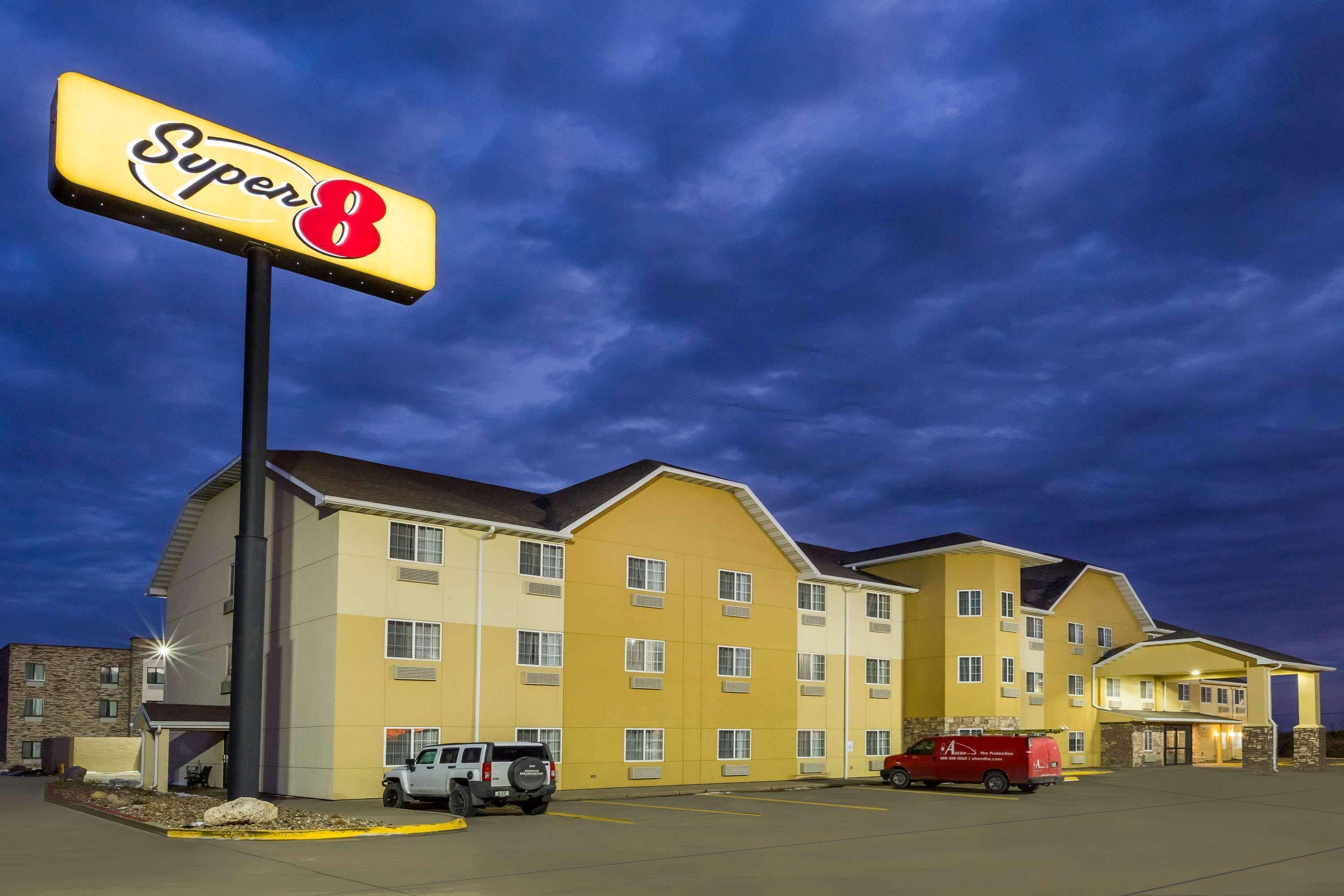 Hotel Super 8 By Wyndham Altoona Exterior foto